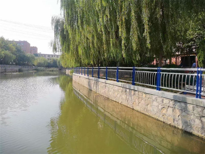 经验丰富的公路防撞护栏厂家生产厂家