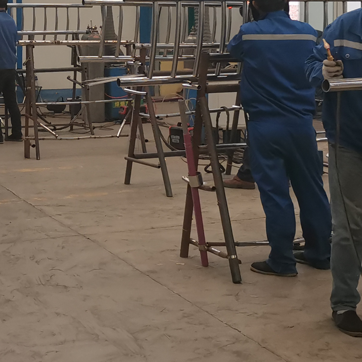 桥梁护栏不用经久耐用
