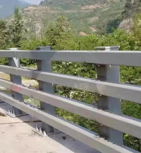 桥梁护栏不用自产自销