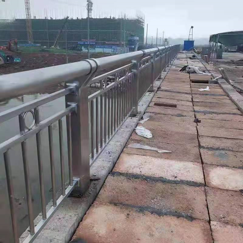 防撞护栏联系方式