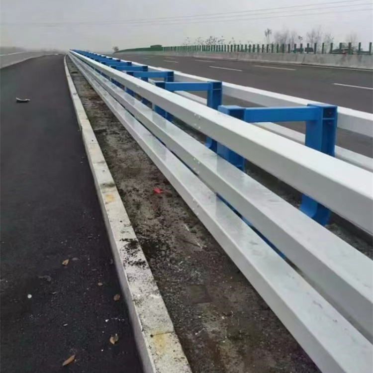 【护栏】镀锌管景观护栏源头实体厂商