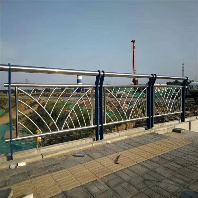 【护栏】镀锌管景观护栏源头实体厂商
