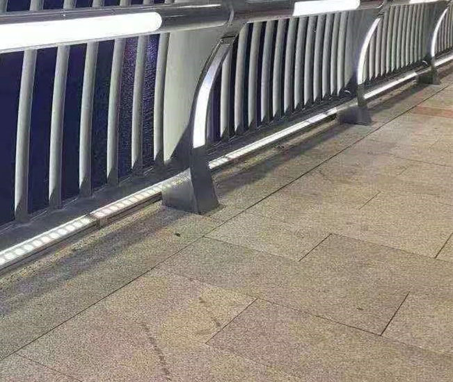 护栏优选原材