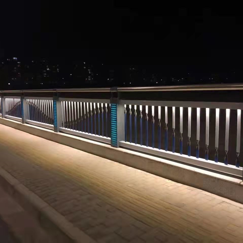 护栏镀锌波形护栏免费获取报价