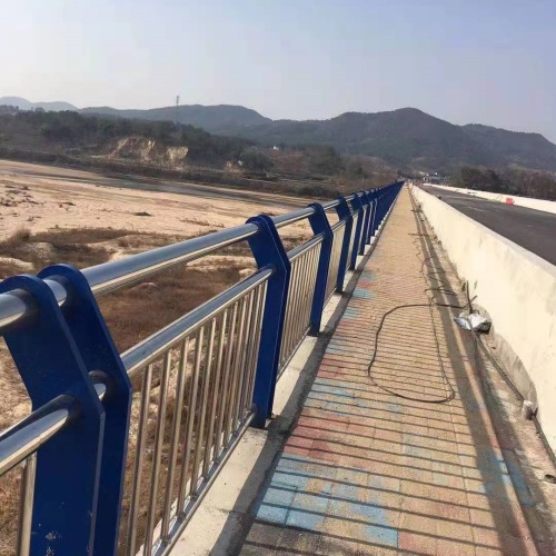 高速波形护栏厂家批发零售-定做_汇星达护栏工程有限公司