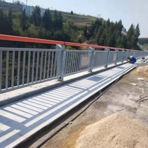 不锈钢道路护栏制造工厂