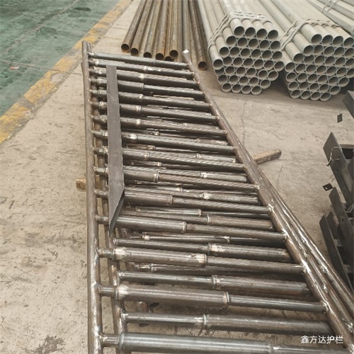 波形公路护栏厂家个性化定制