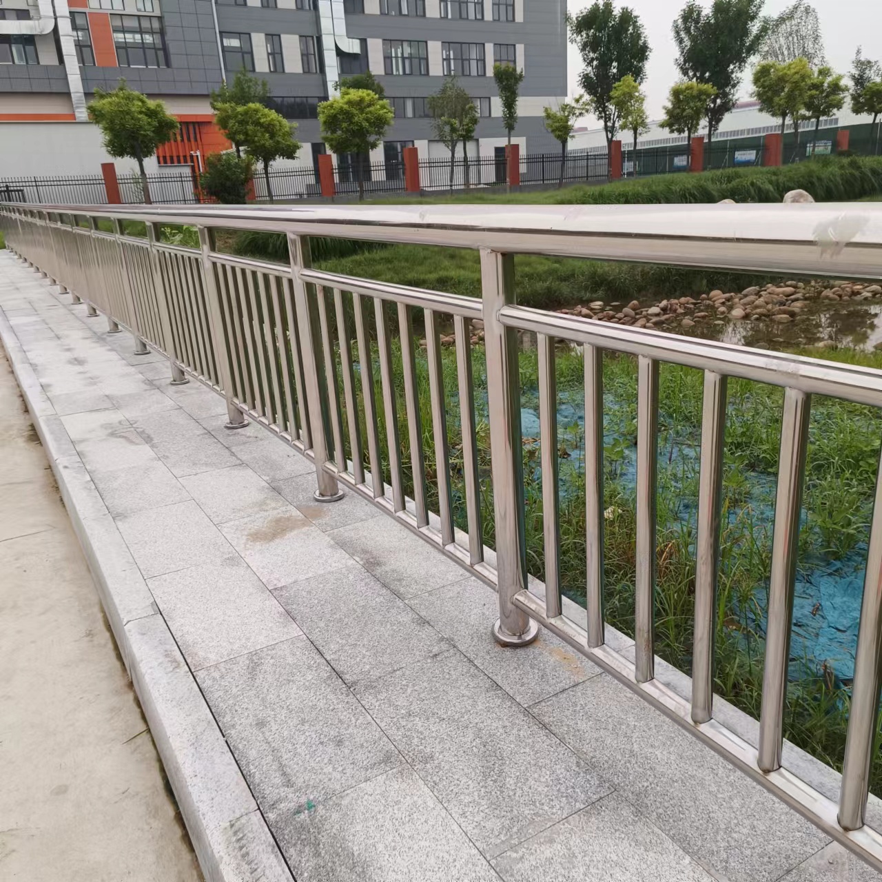 不锈钢复合管质检合格出厂