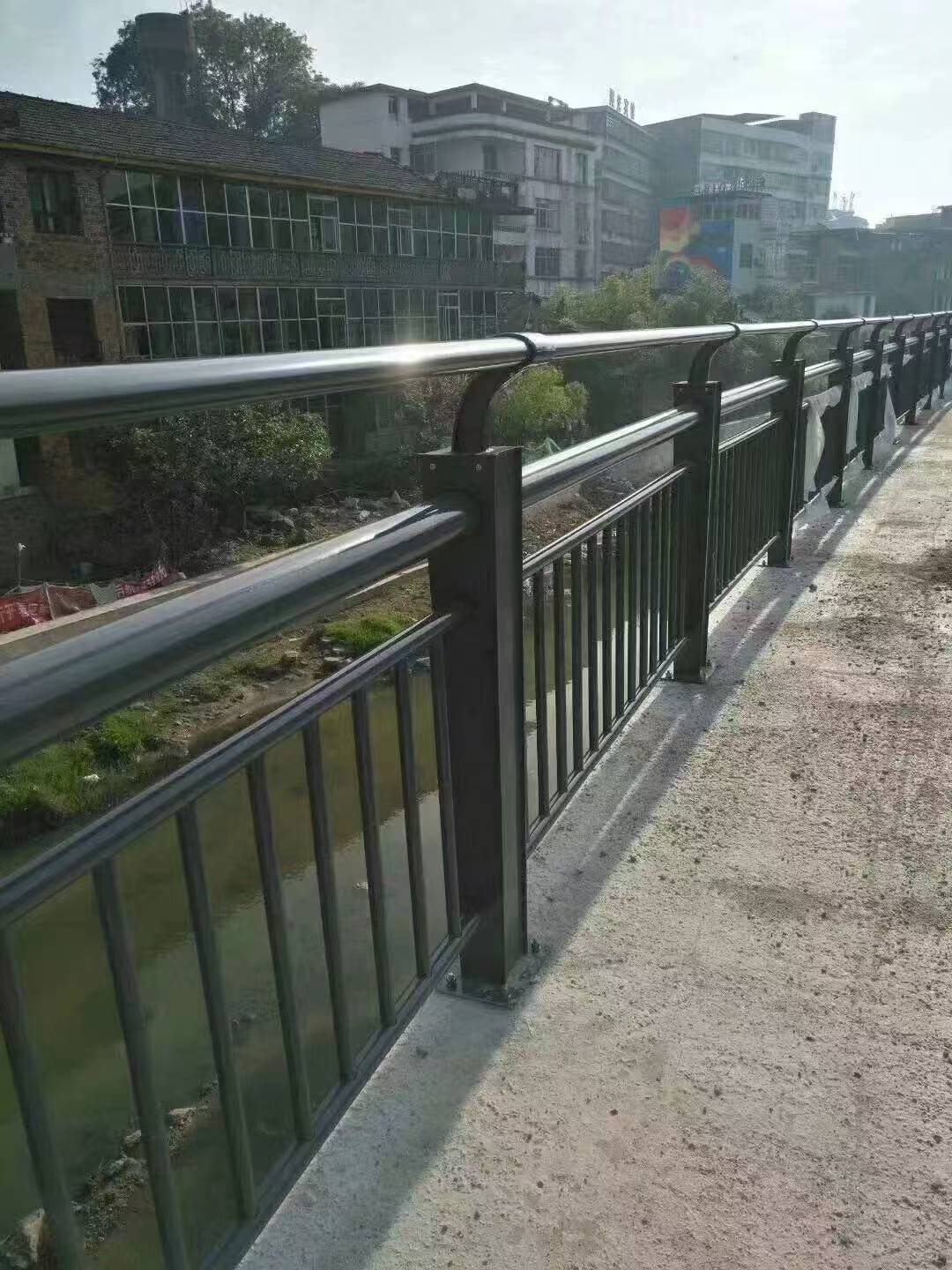 桥梁防撞护栏量大价优