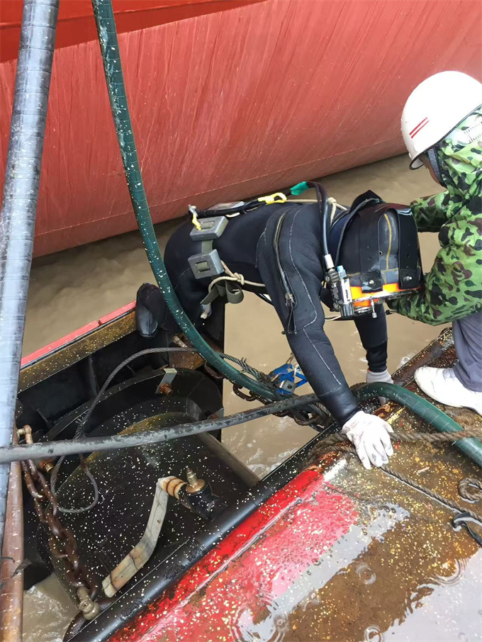 三沙市水下清淤清泥清理欢迎来电