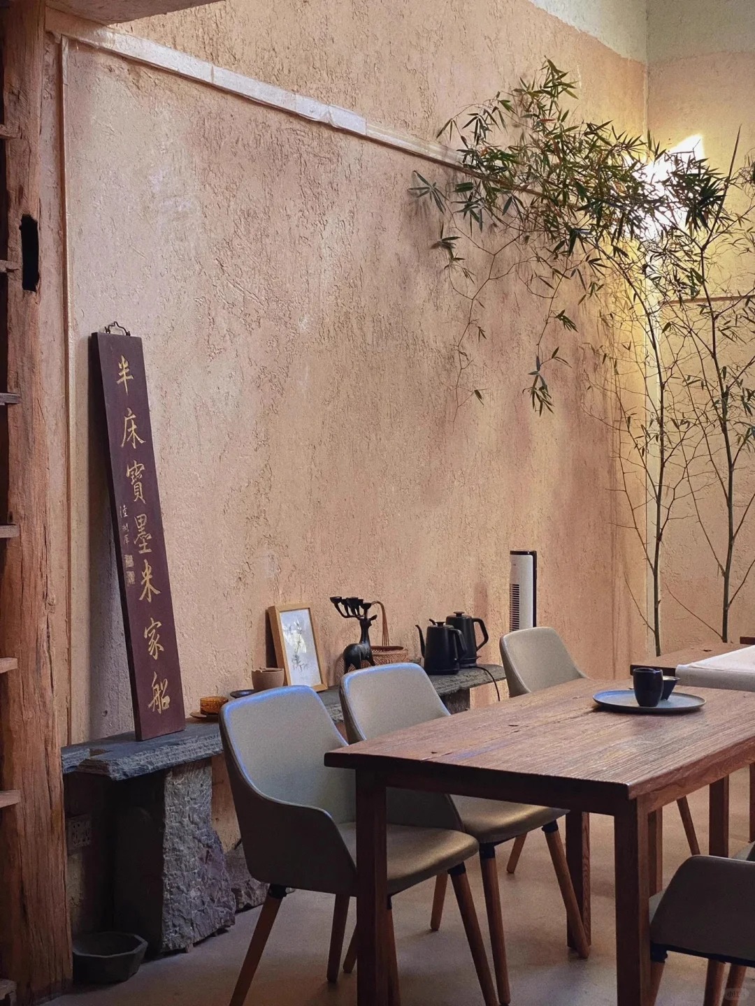 仿夯土稻草漆，艺术涂料厂家，农家小院改造，仿夯土稻草泥施工厂家