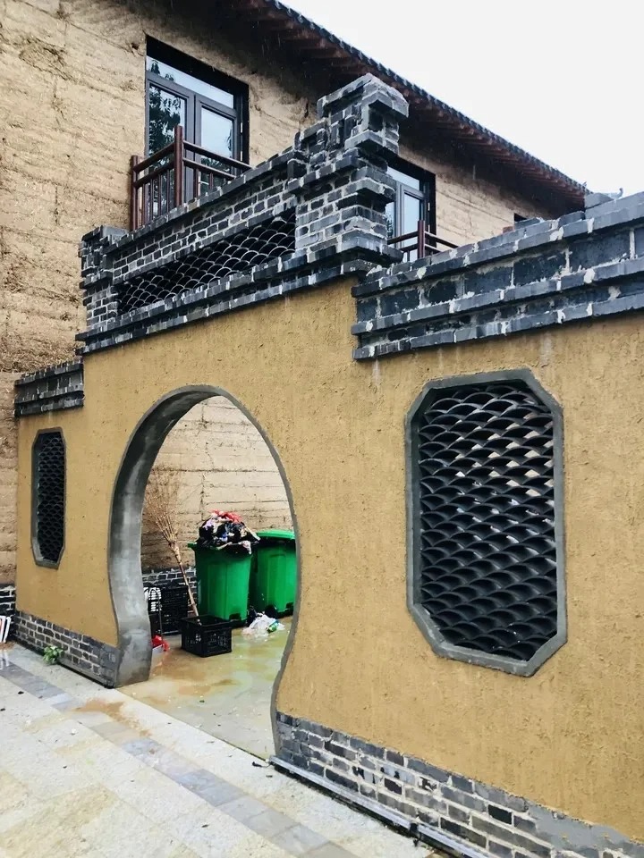 农家小院，乡村建设，民宿改造，仿泥巴涂料厂家施工