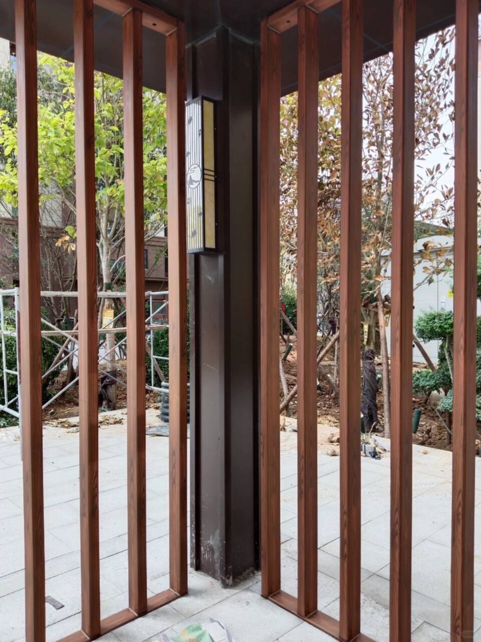 廊架护栏木纹漆，钢结构仿木纹漆，仿古木纹漆多少钱一公斤