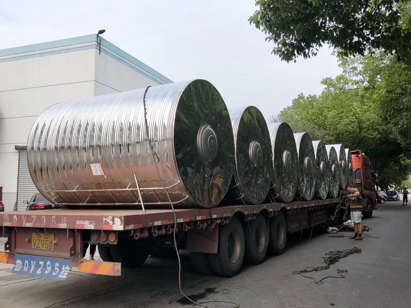 水箱严格把关质量放心