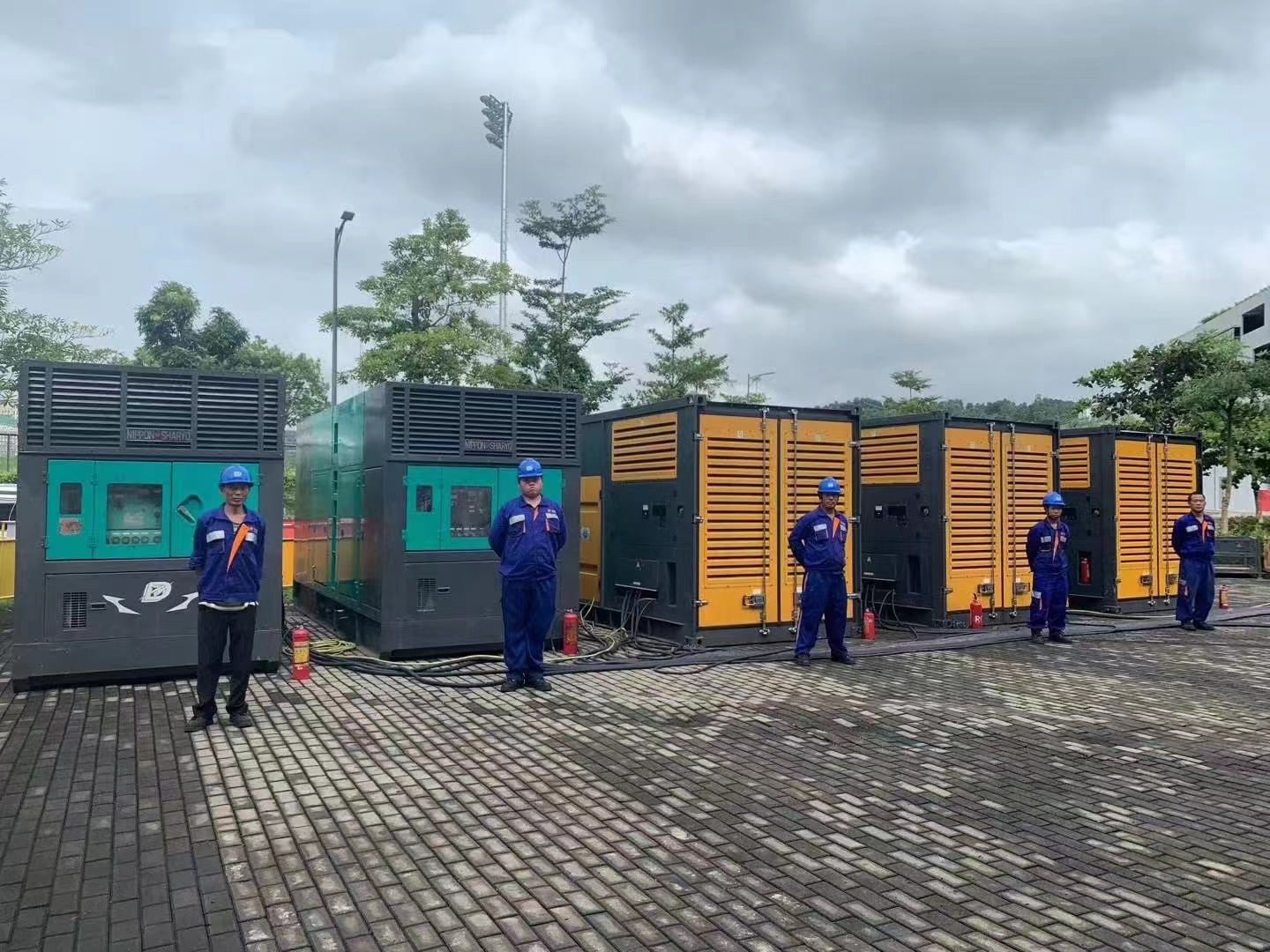 200KW发电机出租租赁400KW发电机电缆线出租UPS电源出租,500KW发电机出租专业