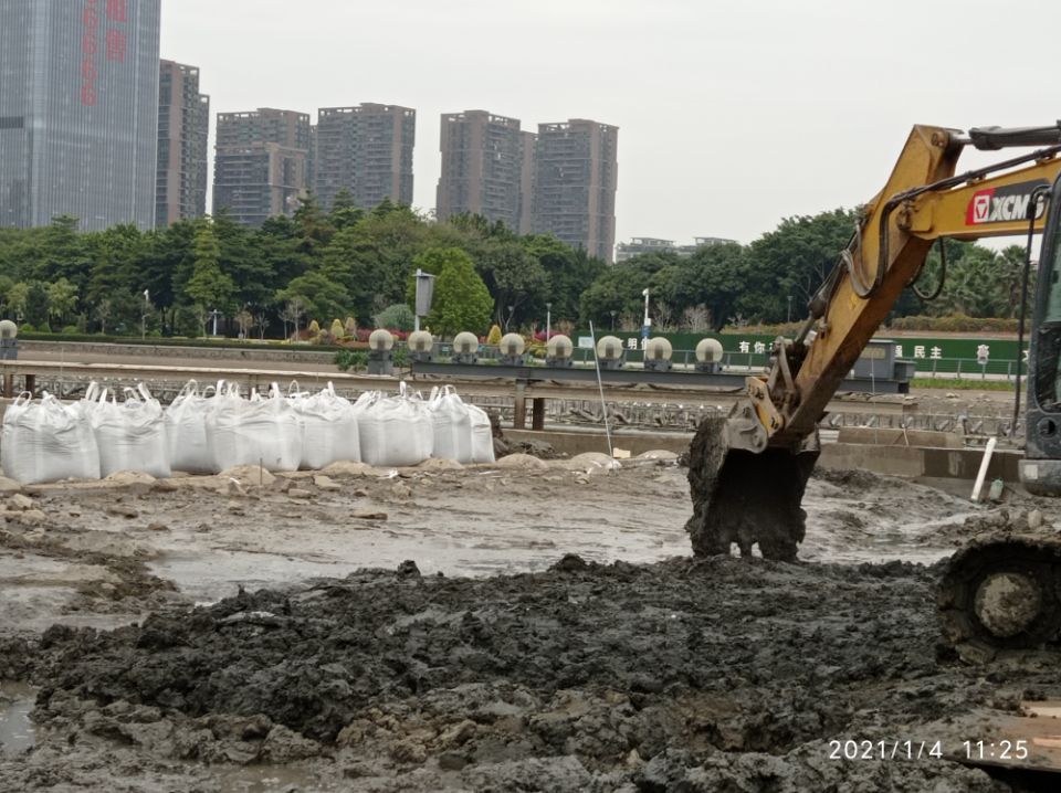 土壤固化剂,沙漠沙土固化剂厂家规格全